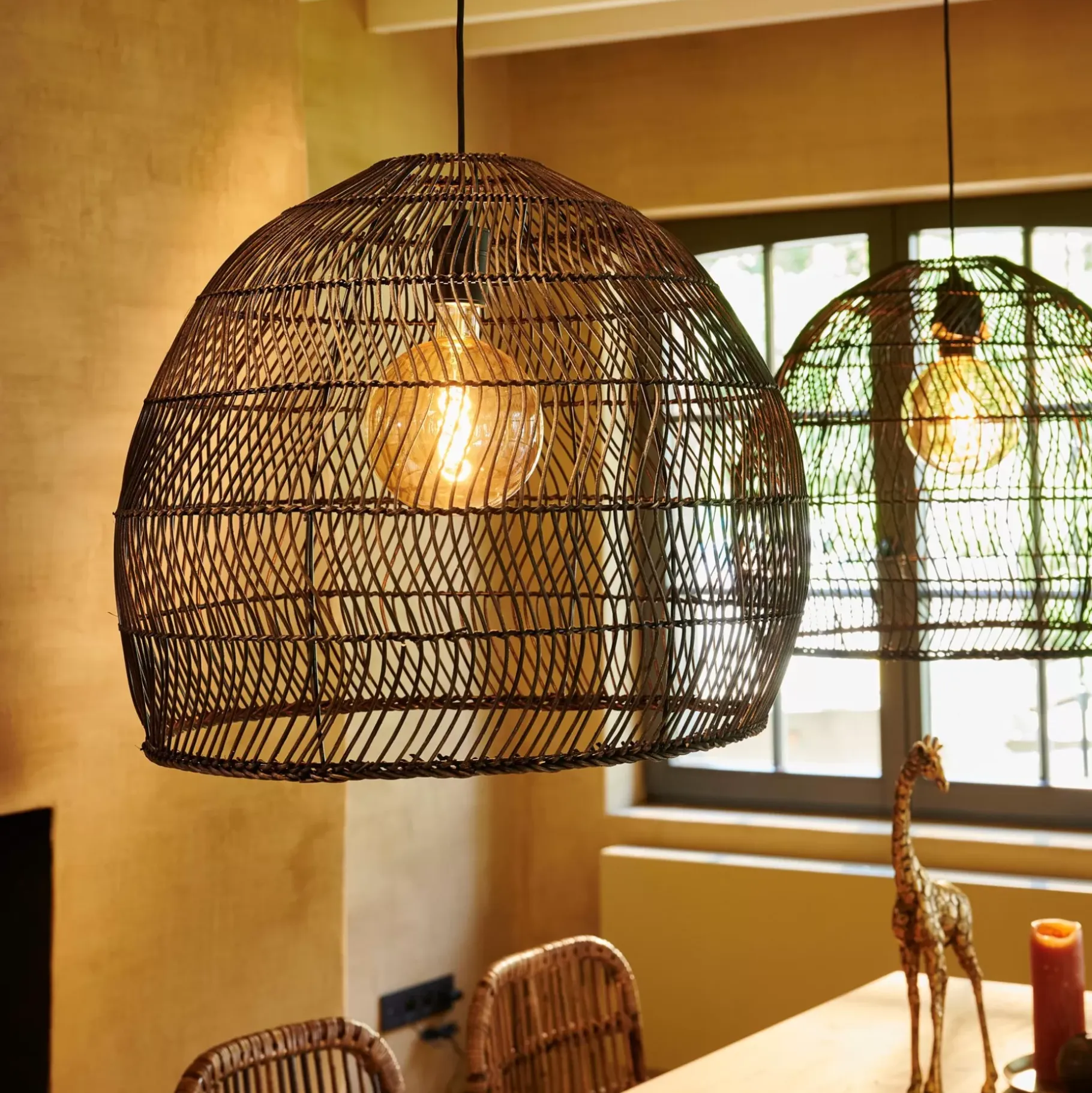 CASA Lewis Pantalla Negro Hot
