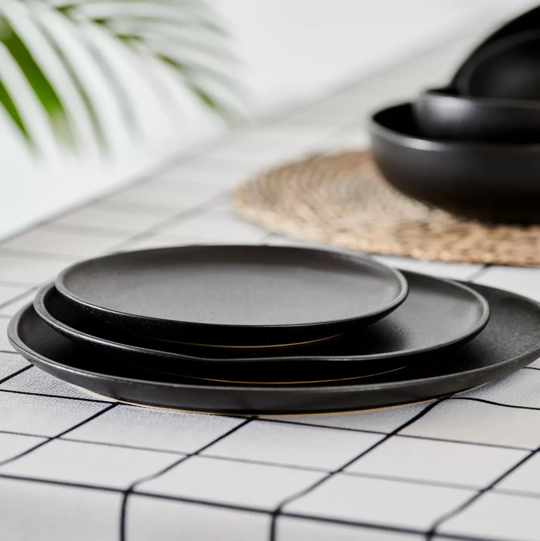 CASA Magma Plato Negro Best